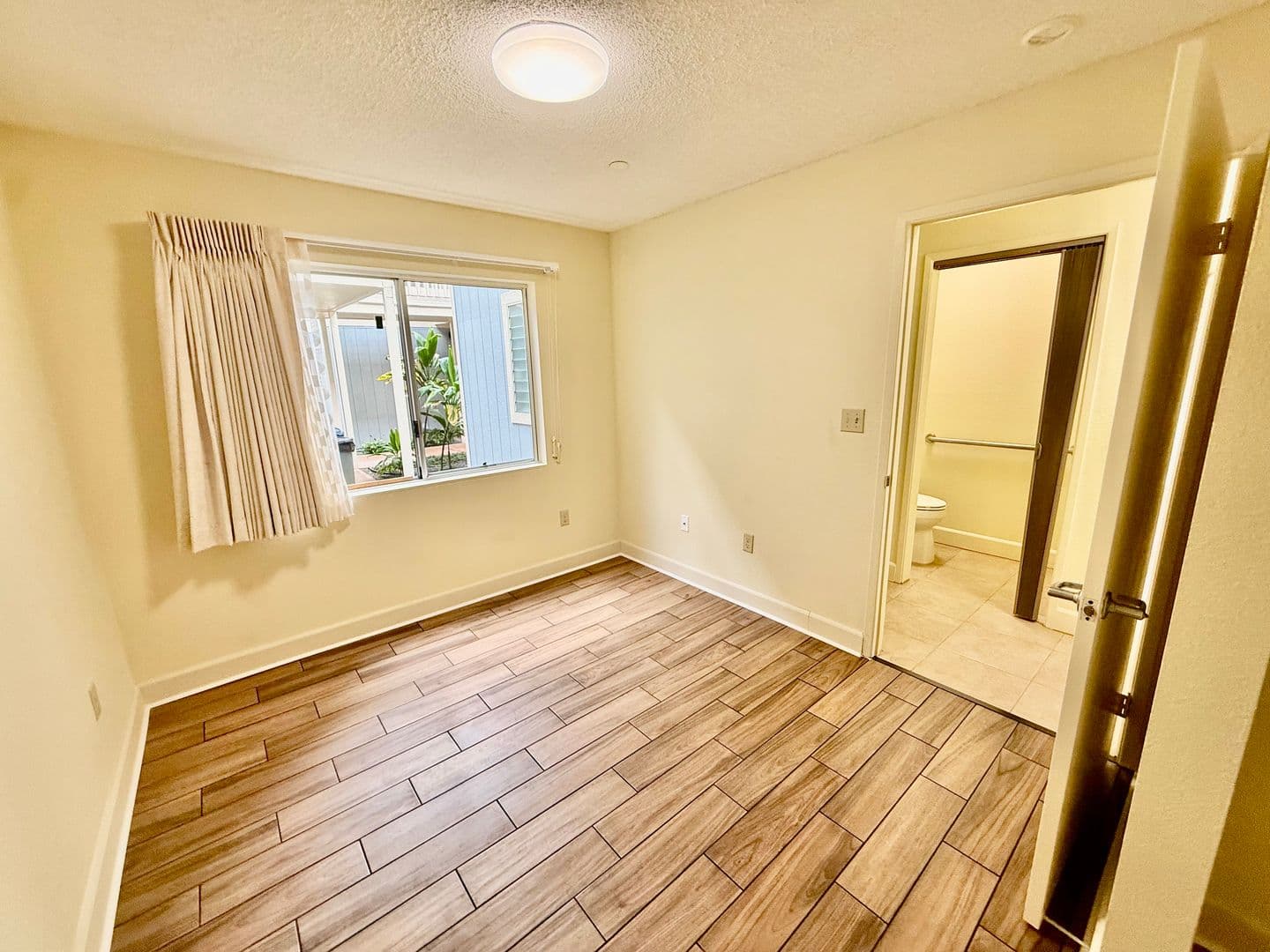 Mililani Condo: 95-1050 Makaikai St. Apt. 21-B