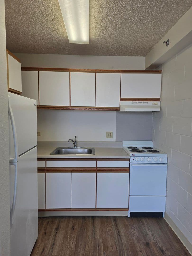 Honolulu Apartment: 1305 Makiki Street