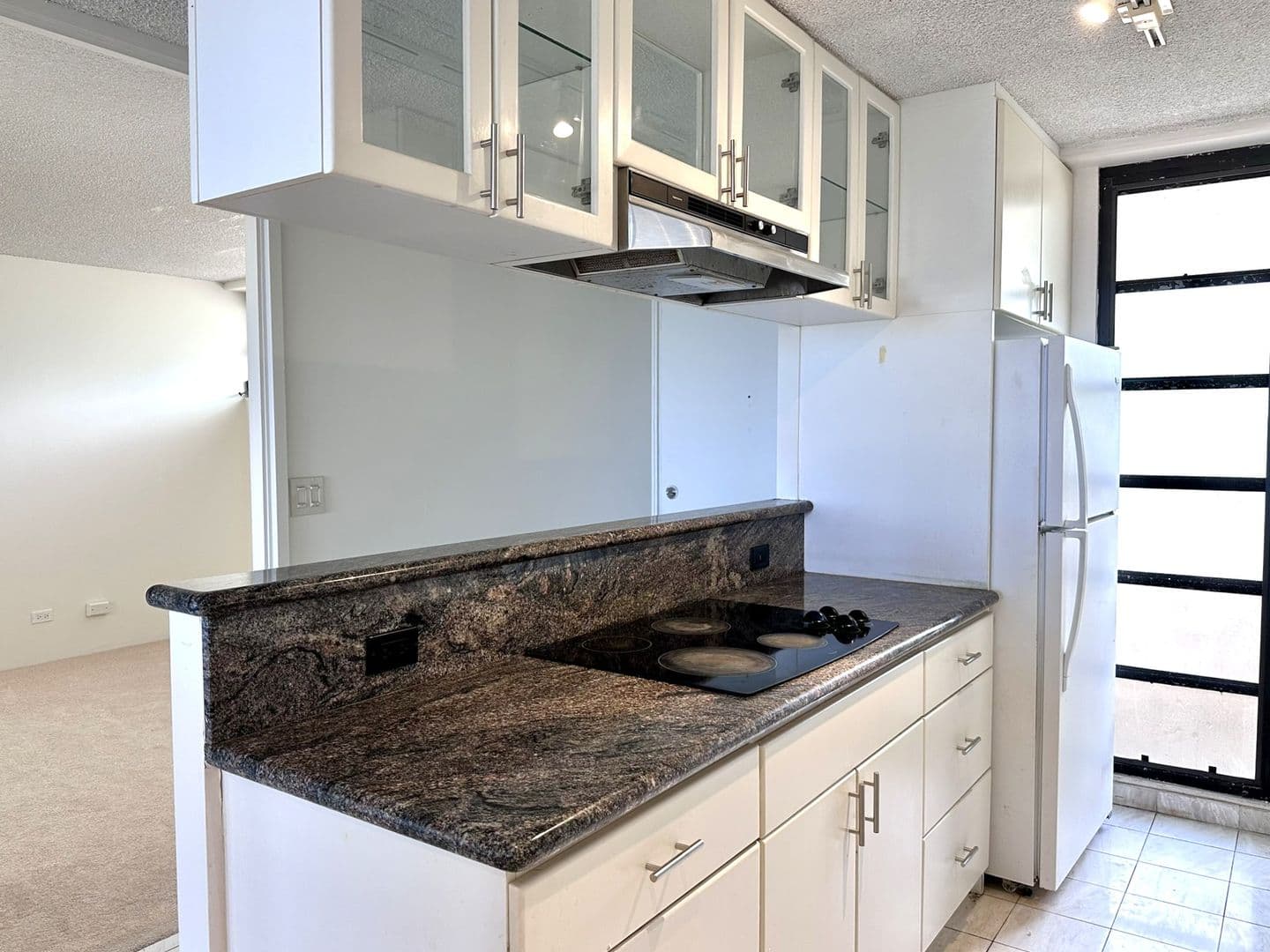 Honolulu Condo: Kahala Towers
