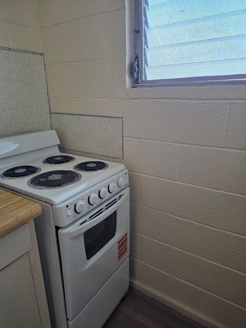 Honolulu Apartment: 2222 Kapiolani Blvd.