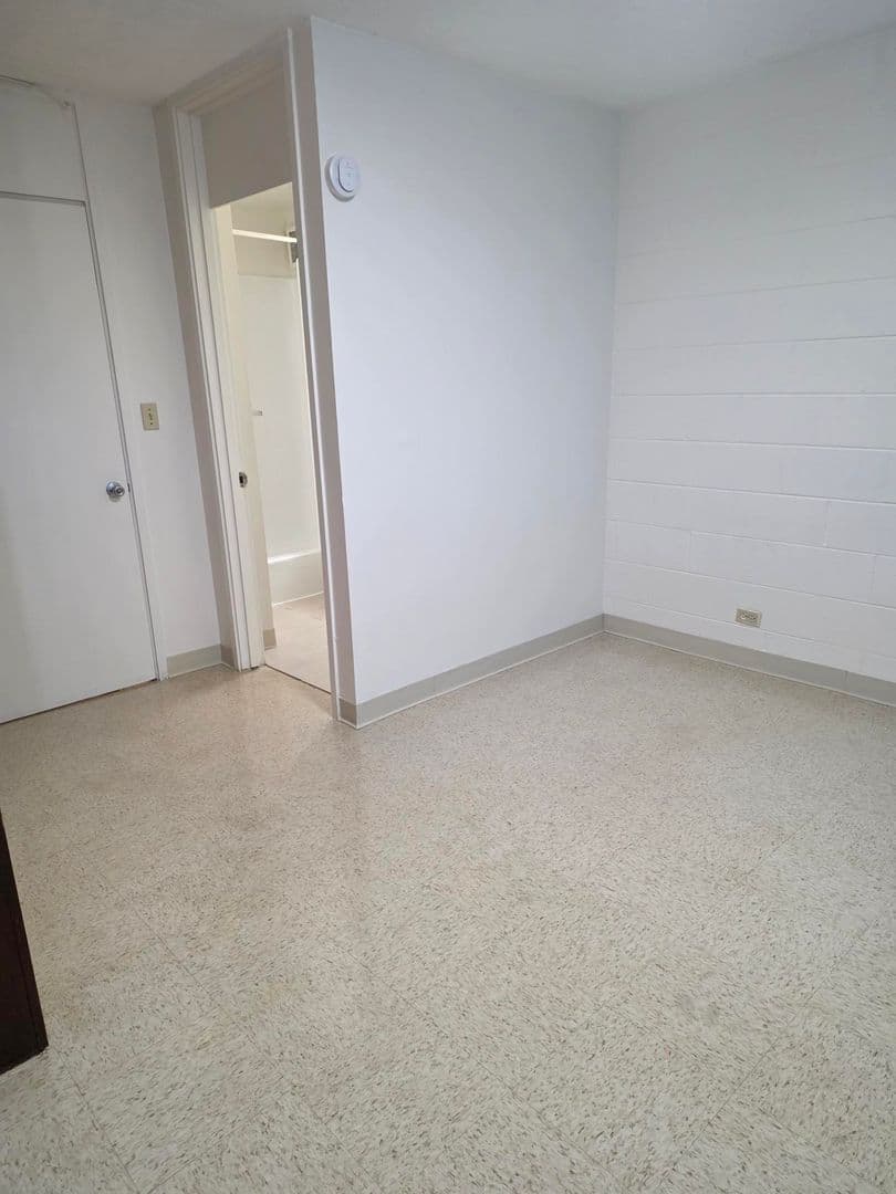 Honolulu Apartment: 1533 Liholiho St.