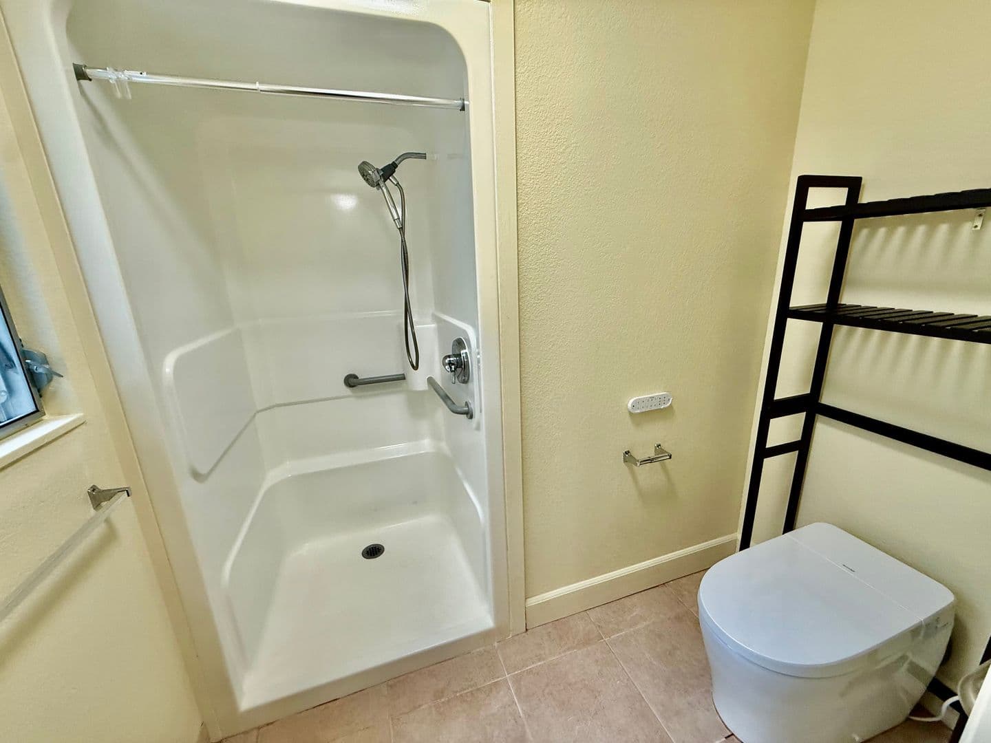 Mililani Condo: 95-1050 Makaikai St. Apt. 21-B