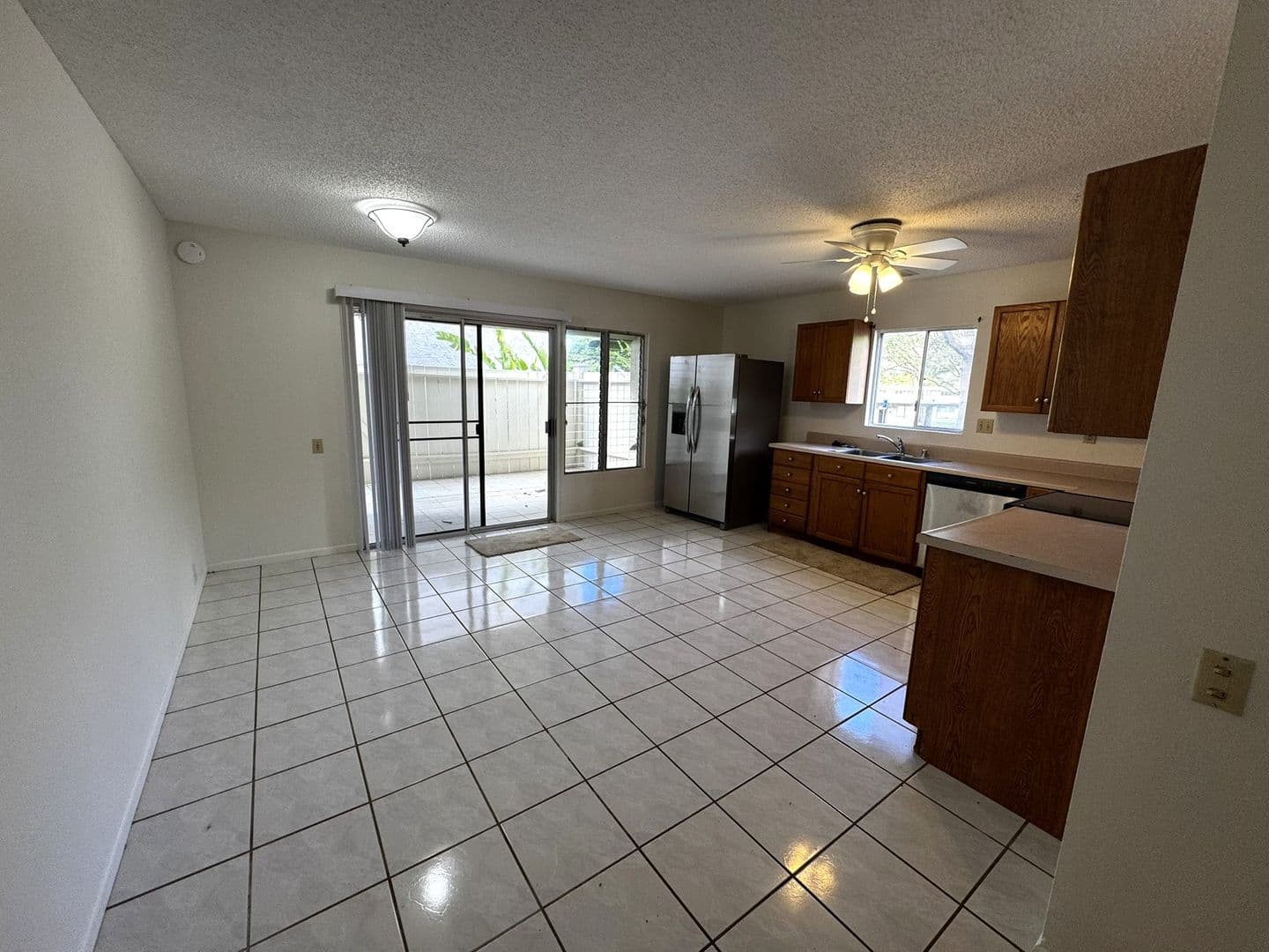 Honolulu House: 598 Hahaione Street #1G
