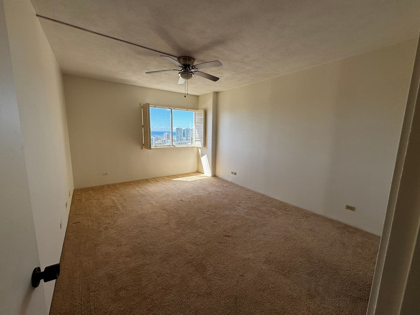 Honolulu Condo: 999 Wilder Ave #1403