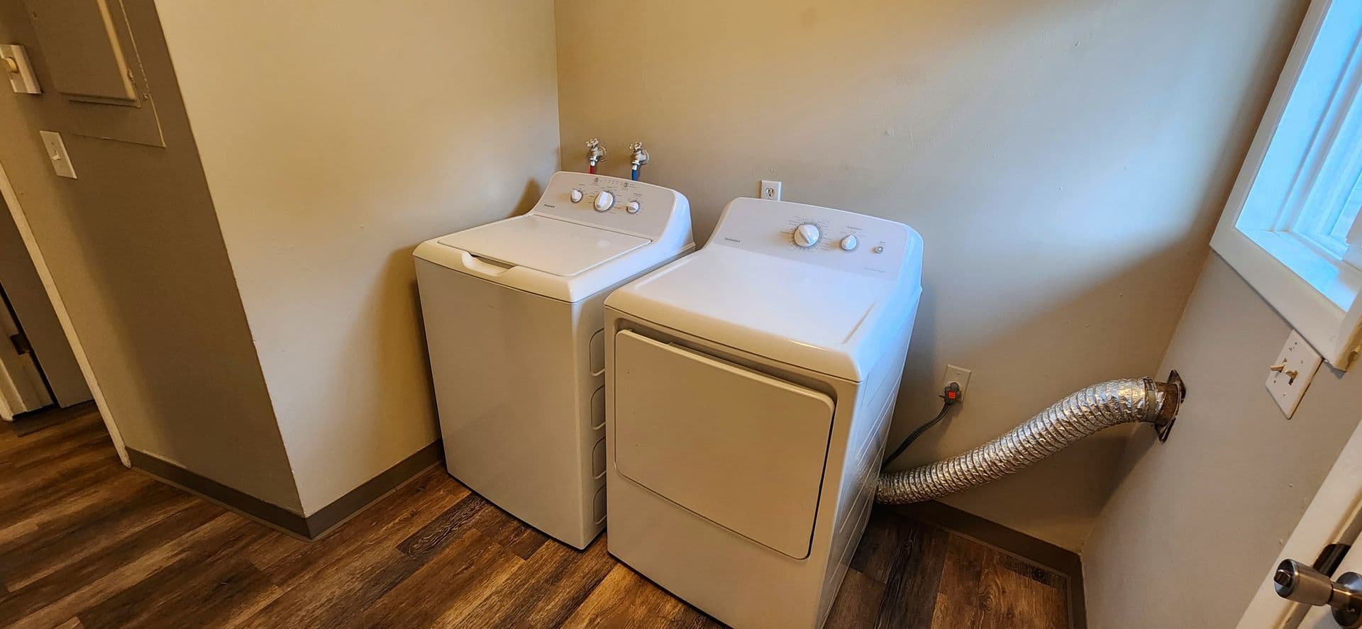 Milwaukie Multiplex: 13214 - 13320 River Rd