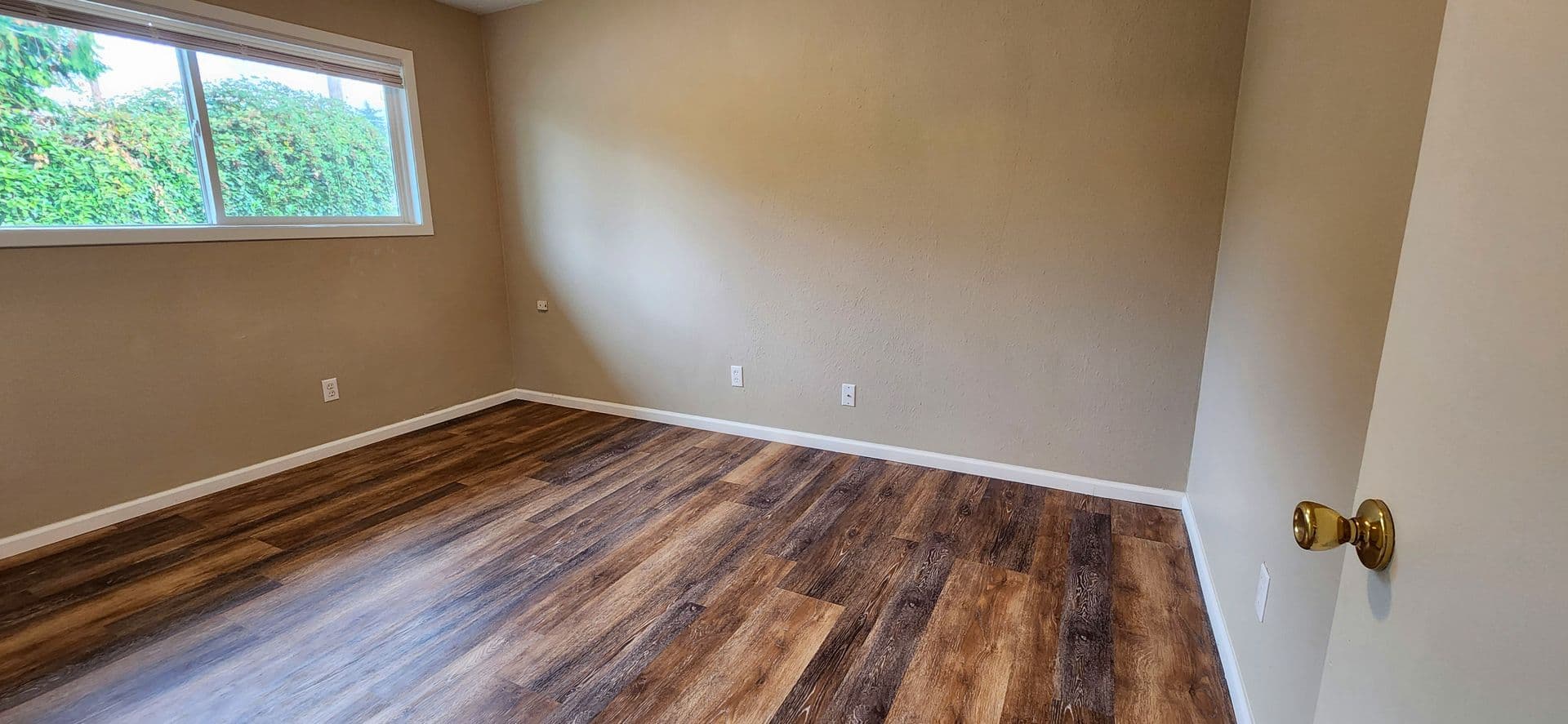 Milwaukie Multiplex: 13214 - 13320 River Rd