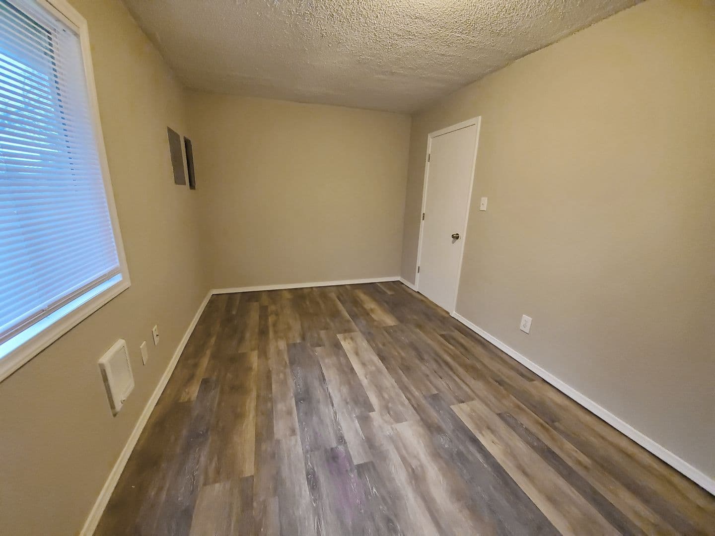 Milwaukie Multiplex: 13214 - 13320 River Rd