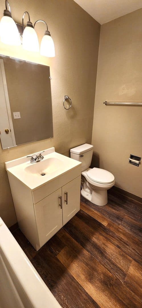 Milwaukie Multiplex: 13214 - 13320 River Rd