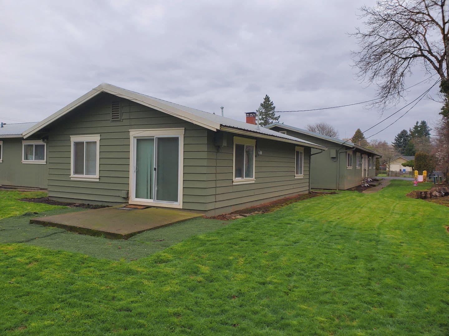 Milwaukie Multiplex: 13214 - 13320 River Rd