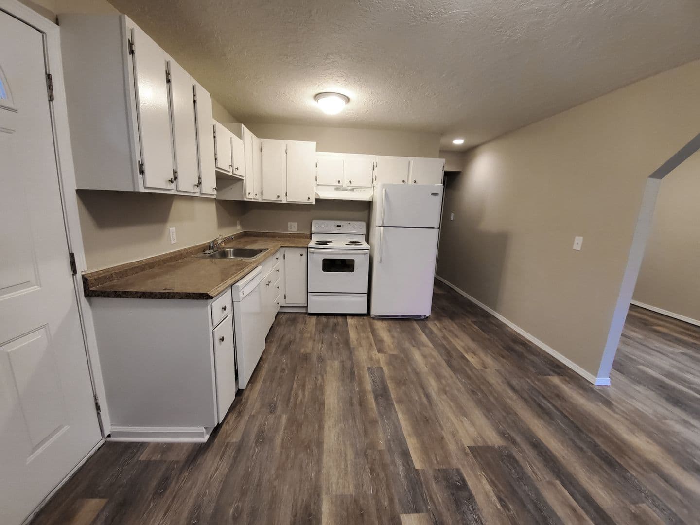 Milwaukie Multiplex: 13214 - 13320 River Rd