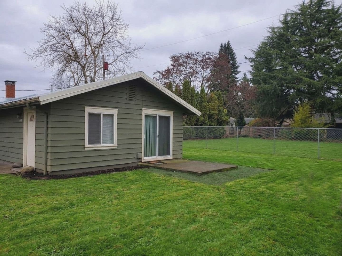 Milwaukie Multiplex: 13214 - 13320 River Rd