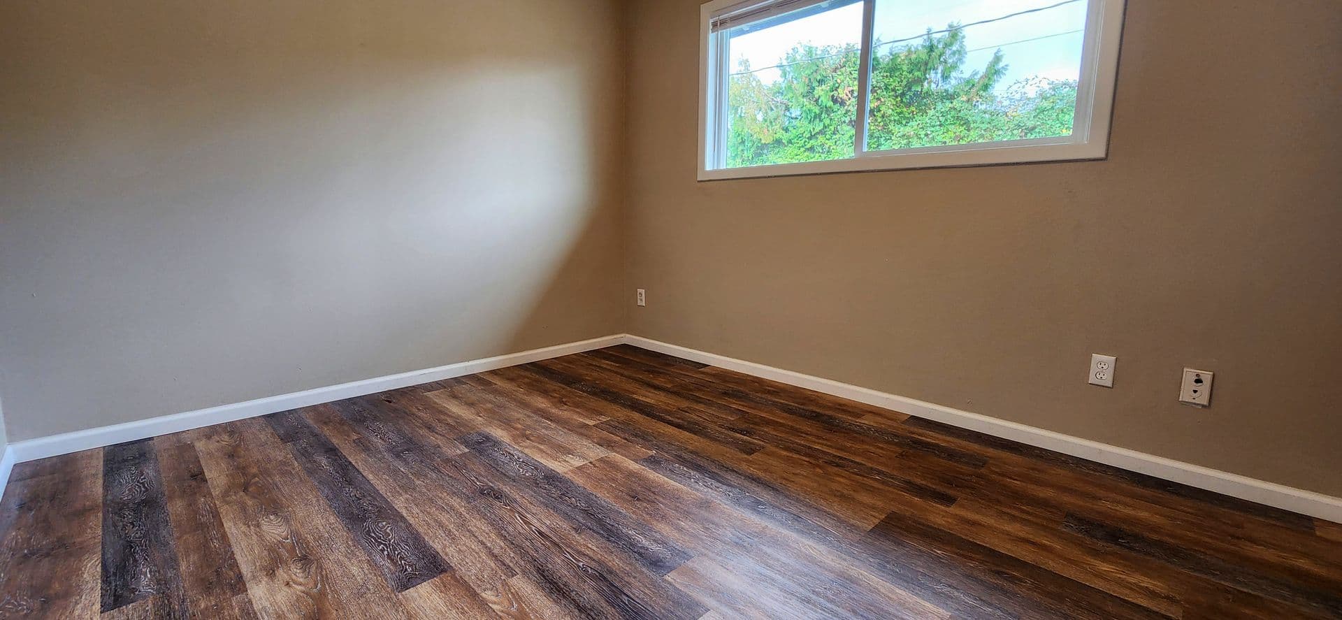 Milwaukie Multiplex: 13214 - 13320 River Rd