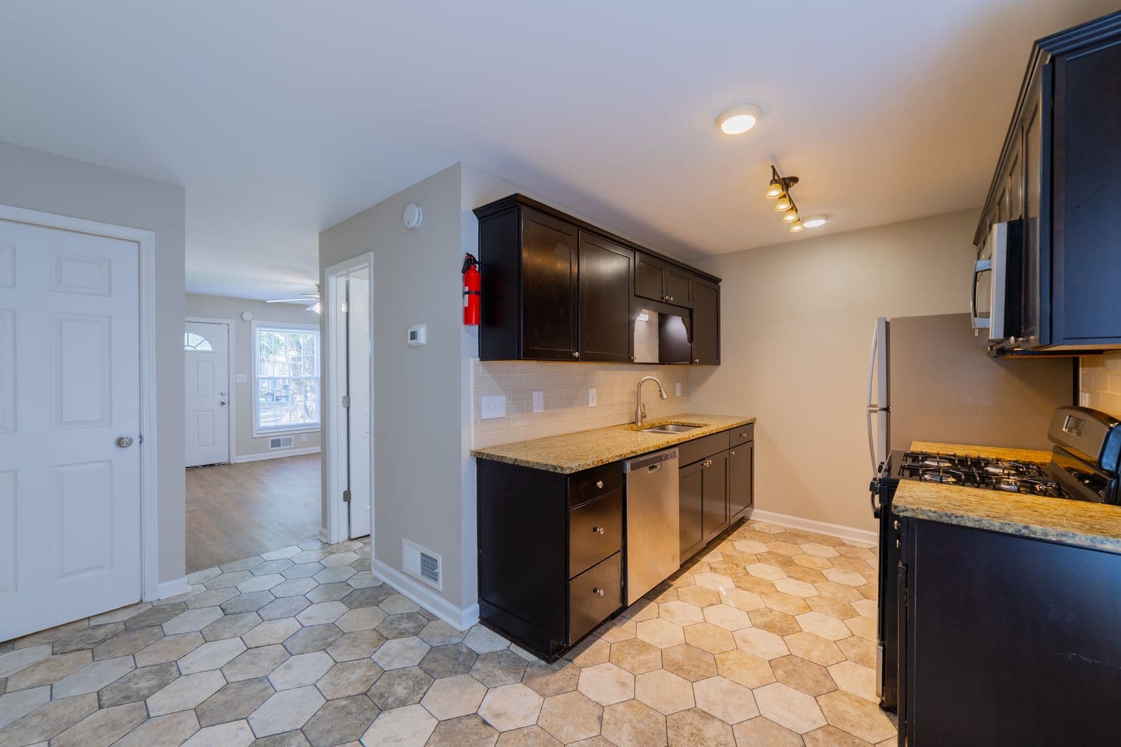Marietta Townhome: 676 Horizon Place