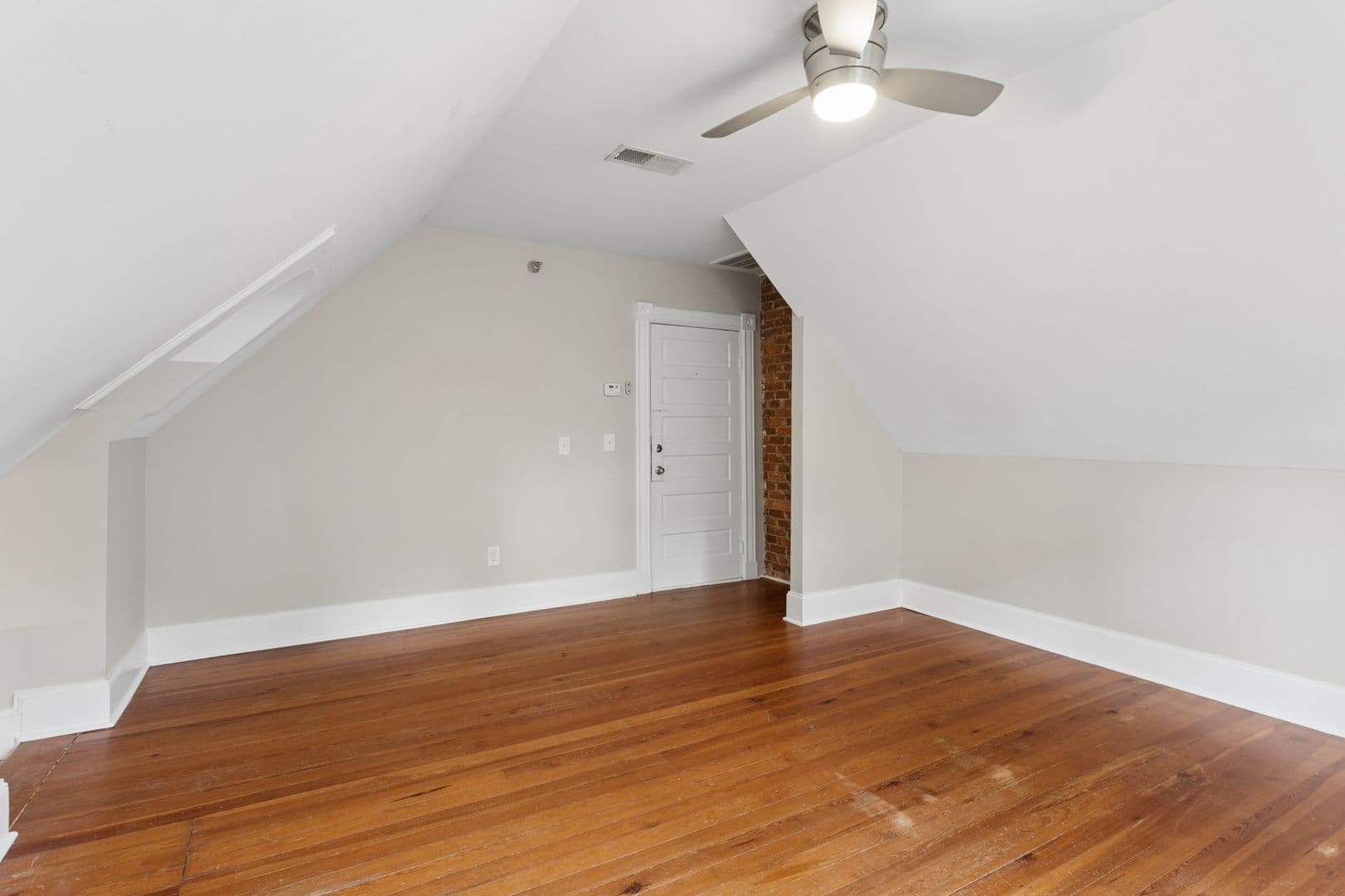 Marietta Apartment: 39 Trammell St SW