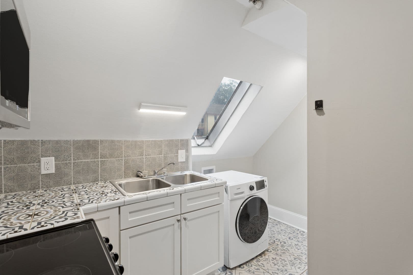 Marietta Apartment: 39 Trammell St SW