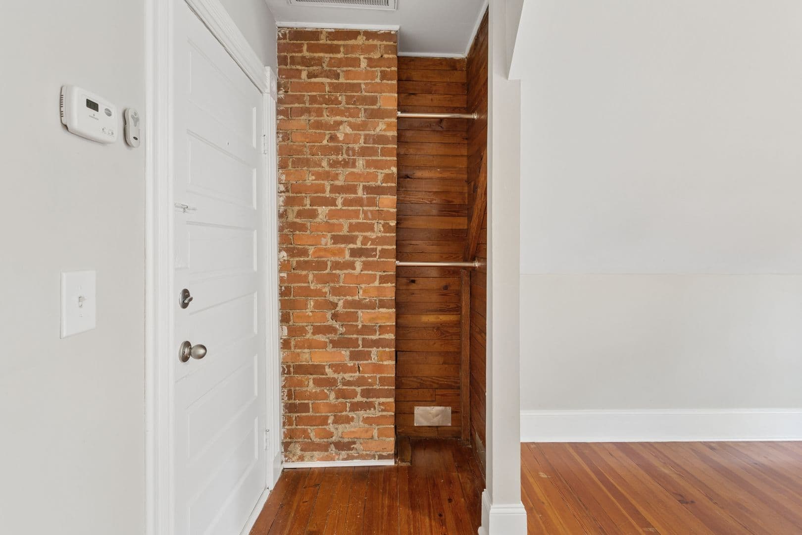 Marietta Apartment: 39 Trammell St SW