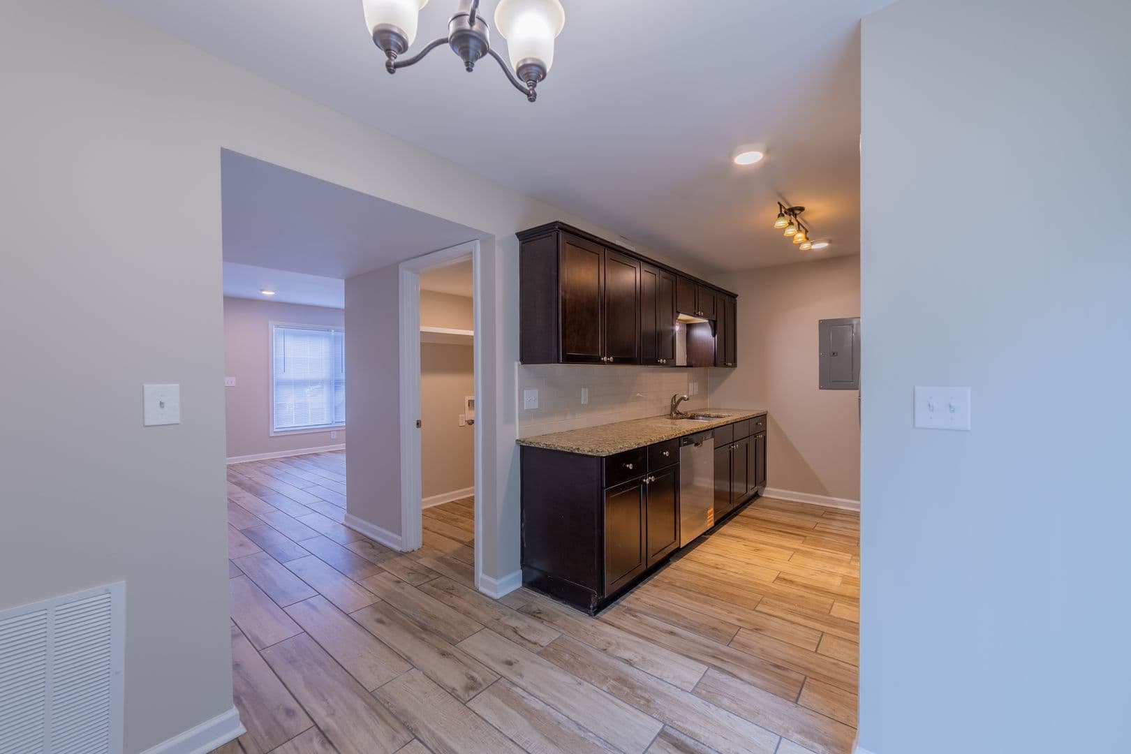 Marietta Townhome: 676 Horizon Place