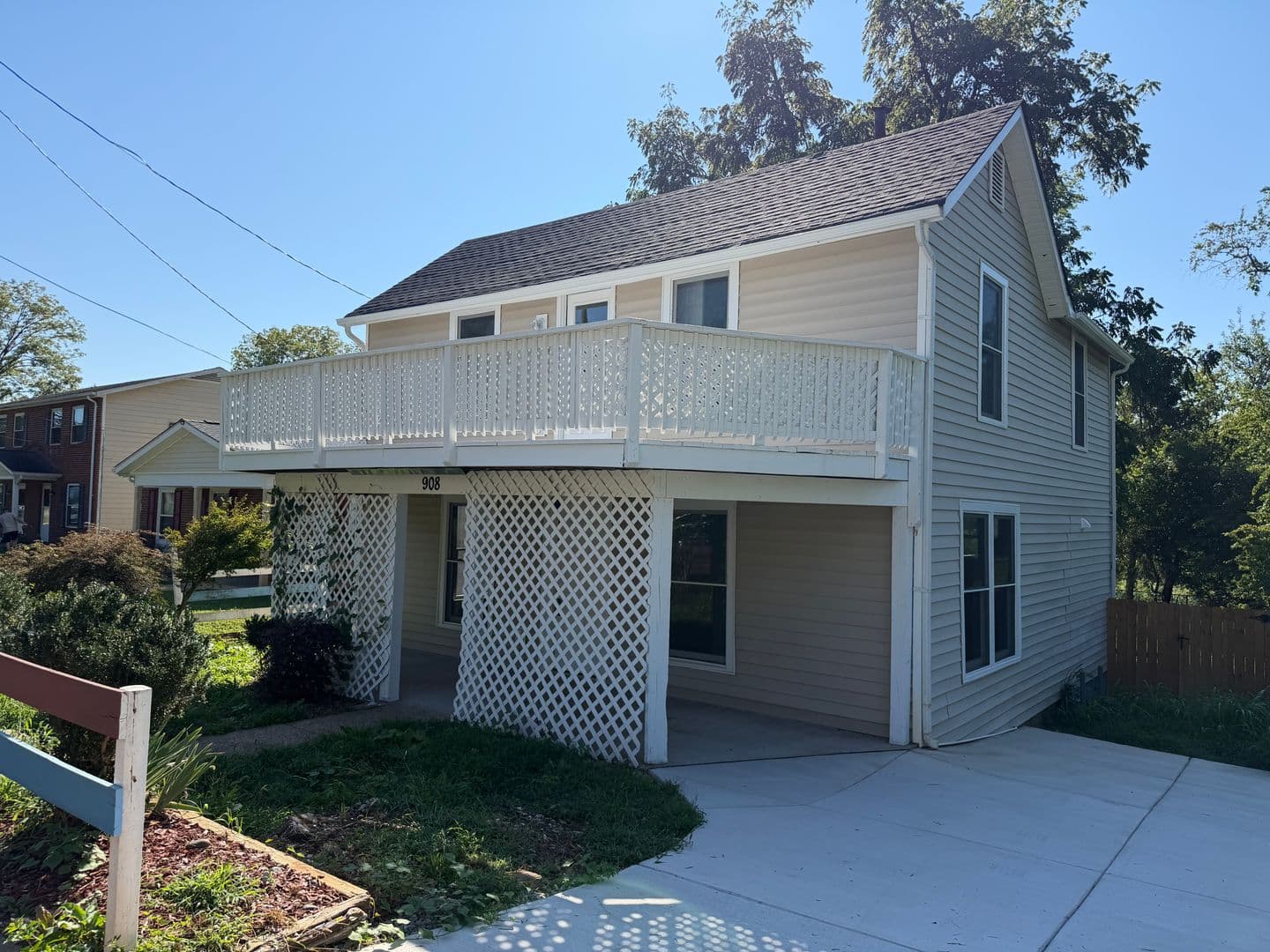 Charlottesville House: 908 Rives Street