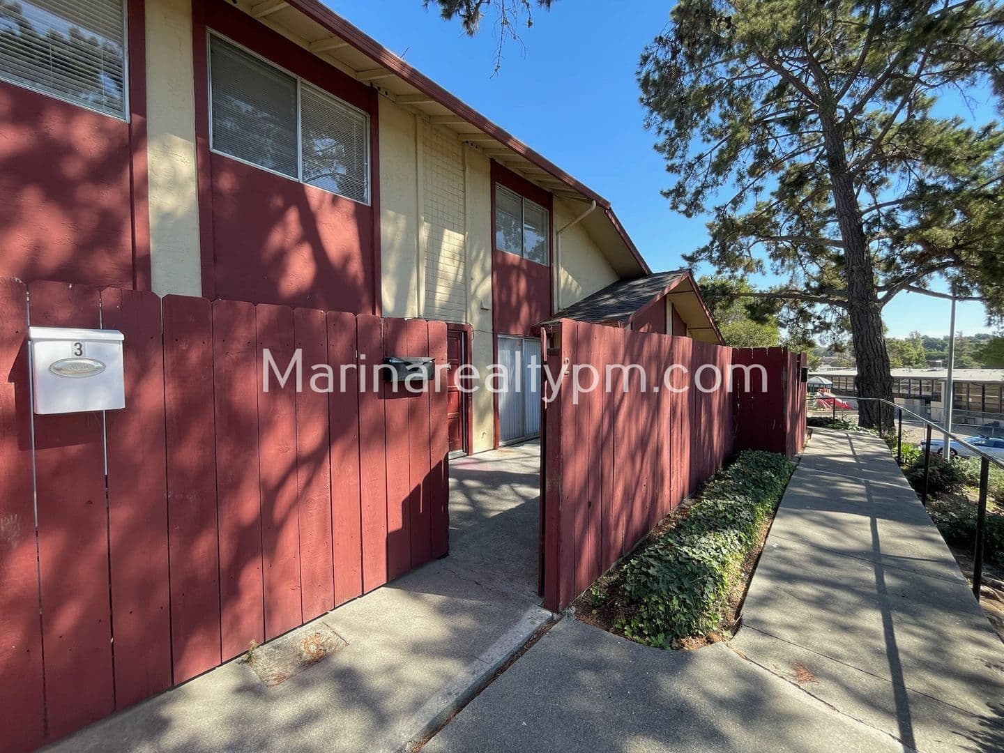Vallejo Apartment: 444 Corcoran Ave