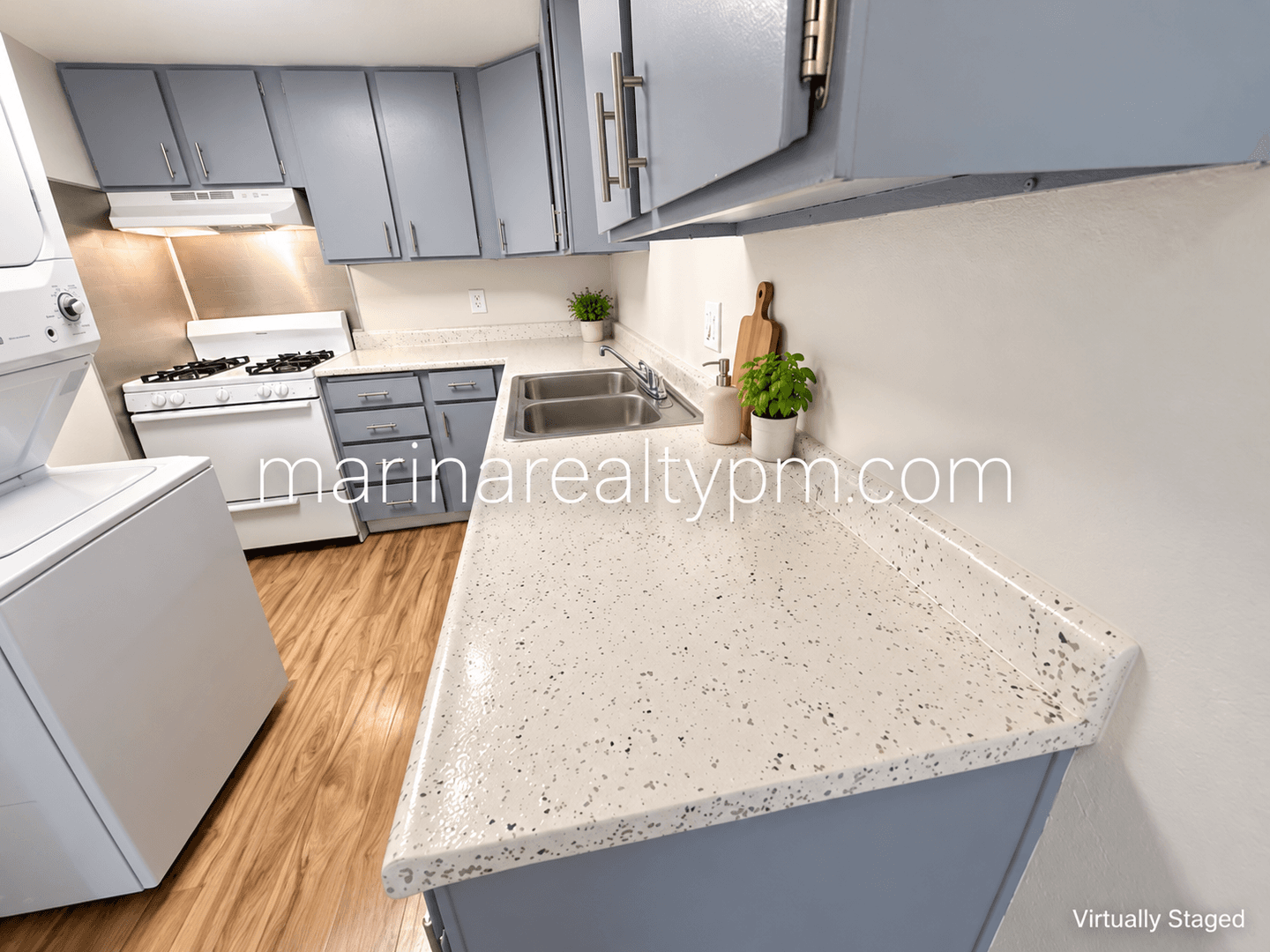 Vallejo Apartment: 240 Holly St. #1-14