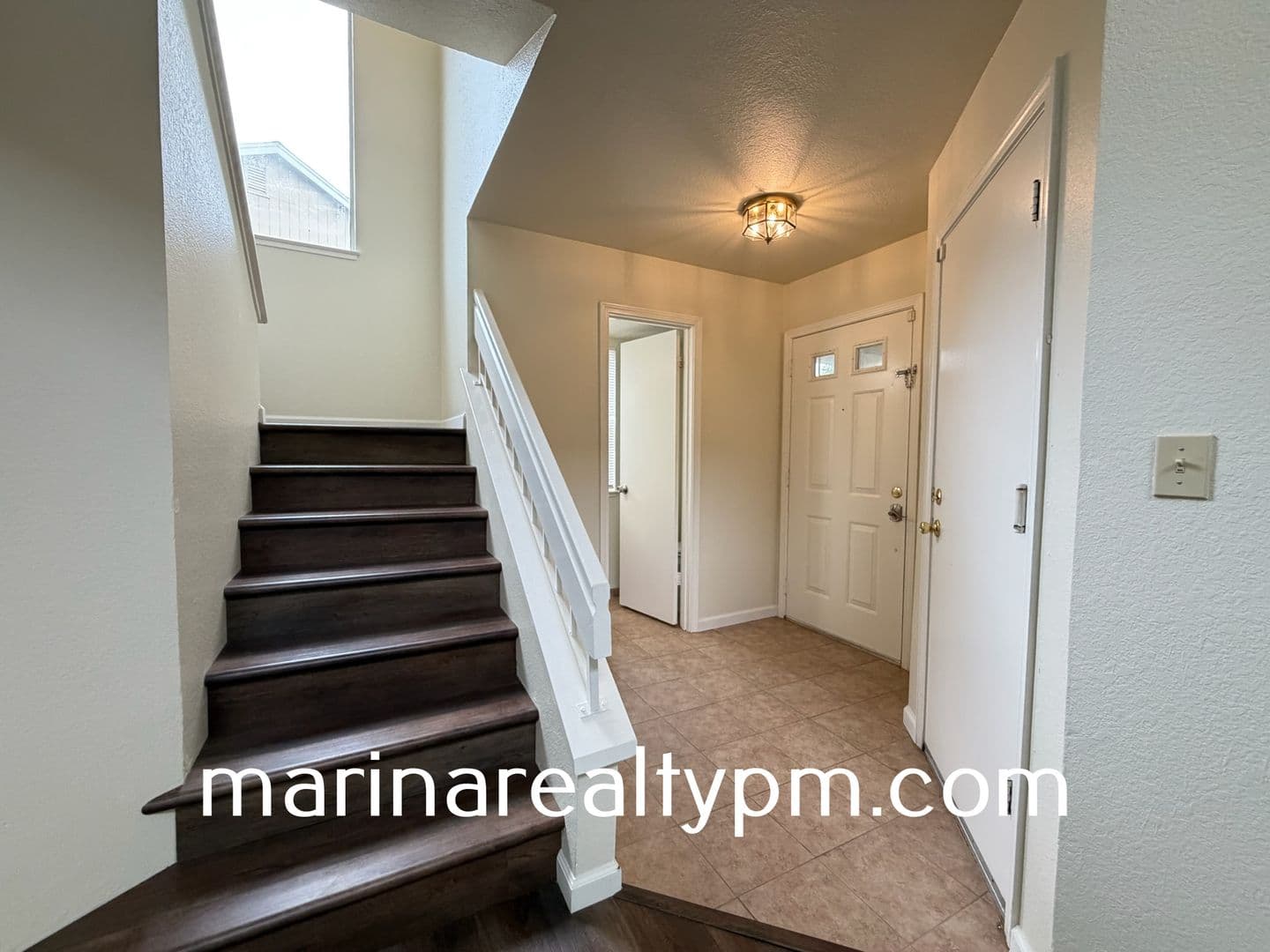 Vallejo House: 115 James River Rd