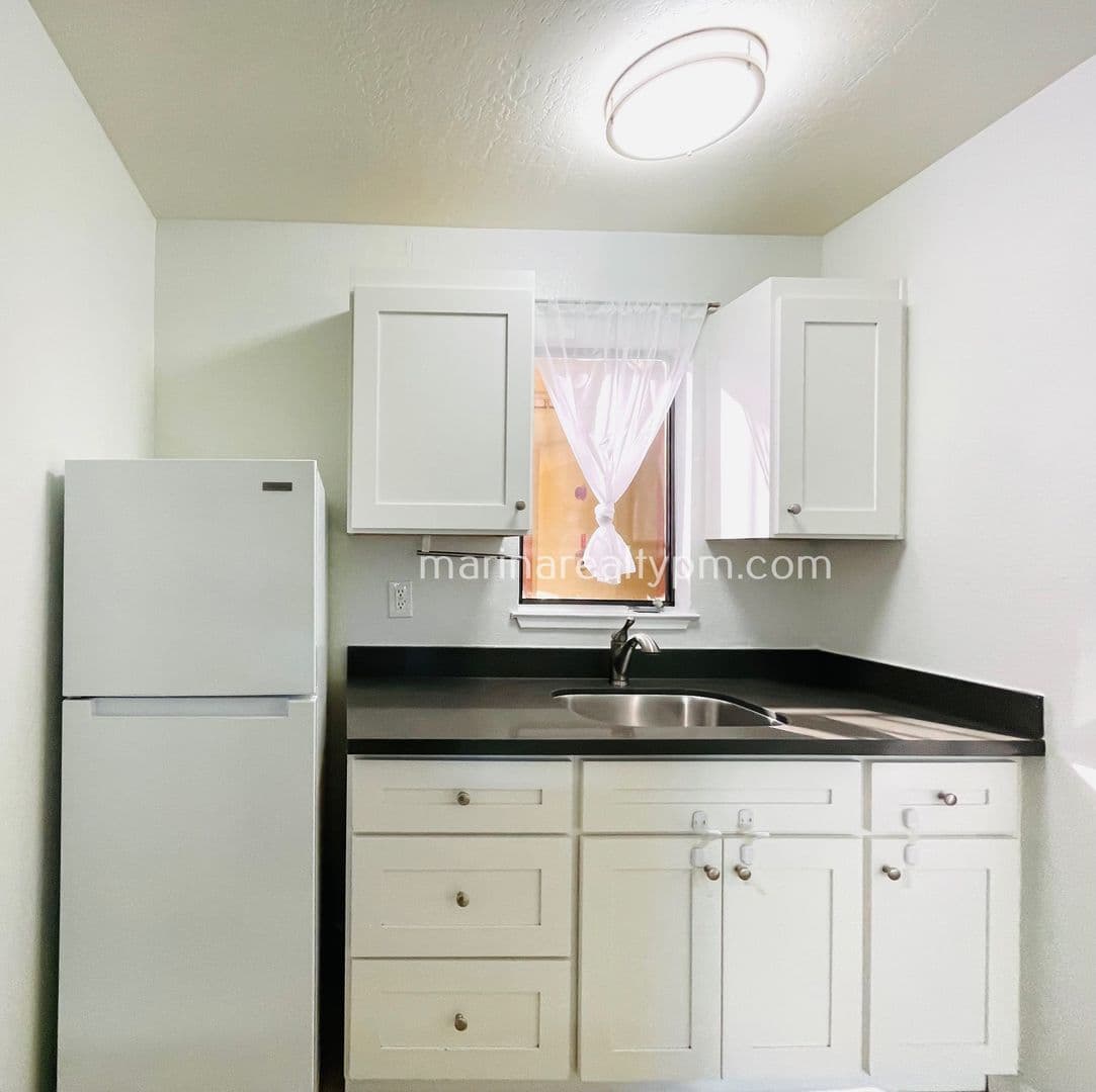San Pablo Apartment: 1230 Brookside Drive