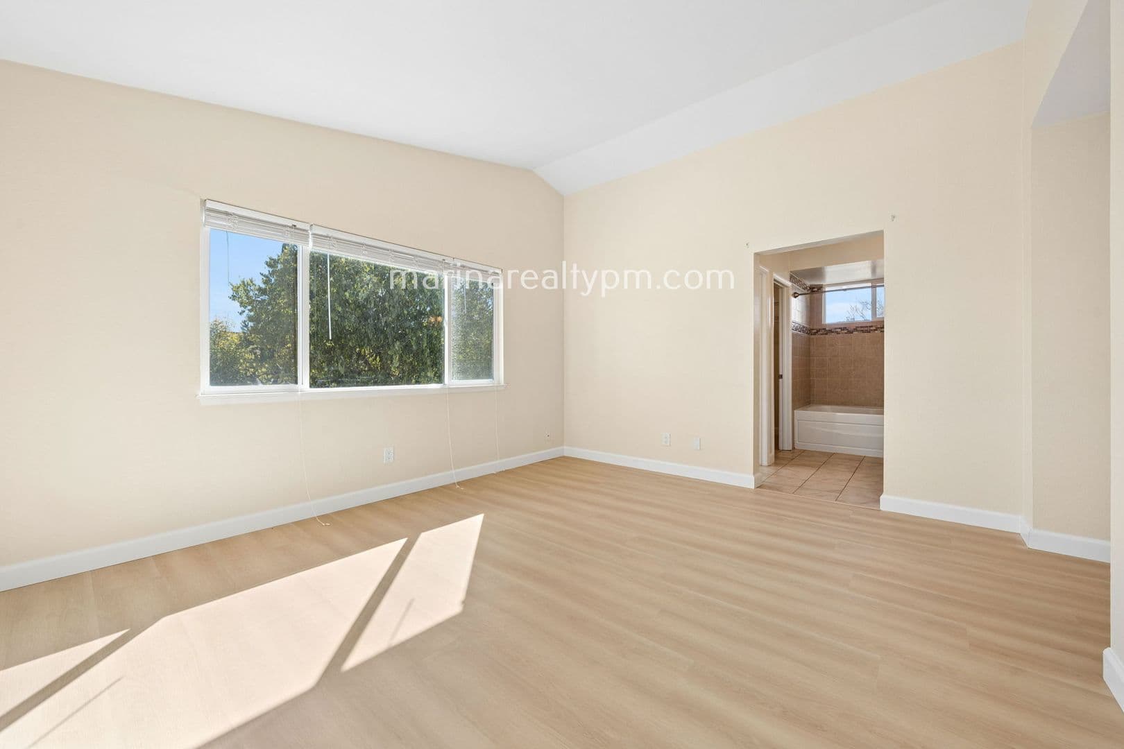 Vallejo House: 103 Bolton Way Vallejo