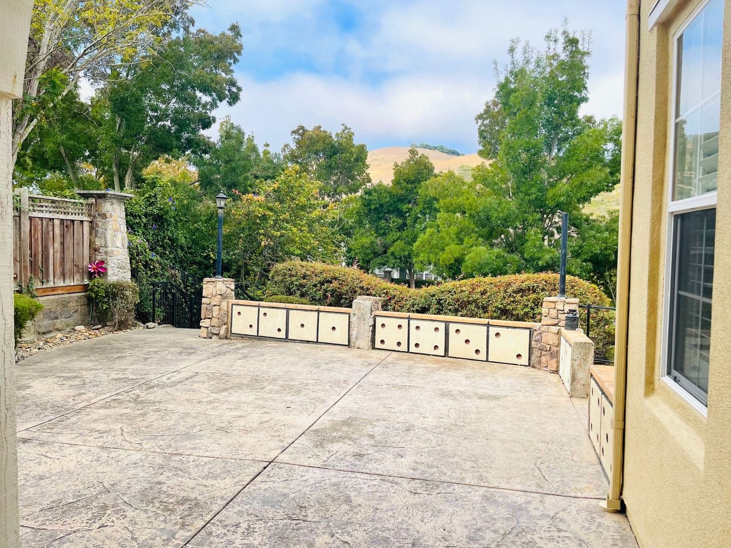 Vallejo House: 4285 Bromley Ct