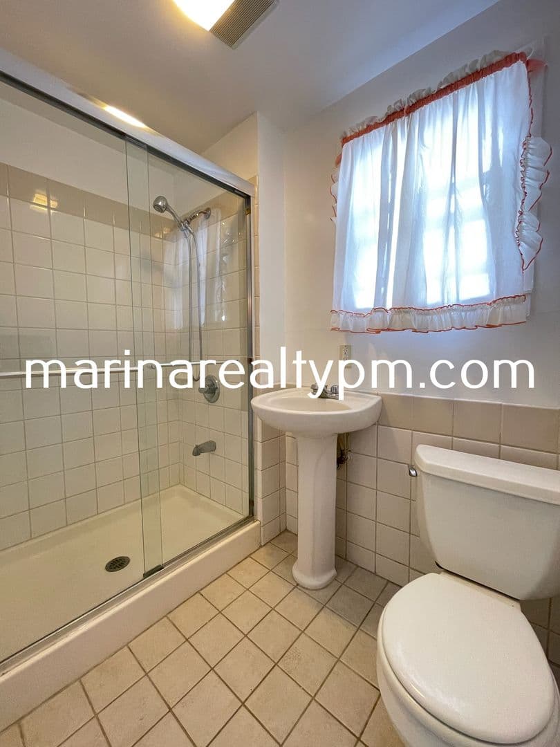 Vallejo House: 426 Springs Rd