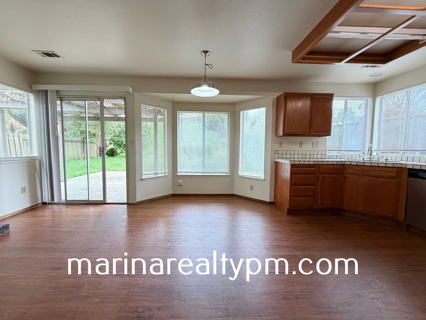Vallejo House: 115 James River Rd