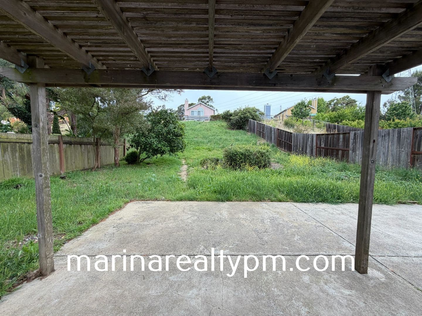 Vallejo House: 115 James River Rd
