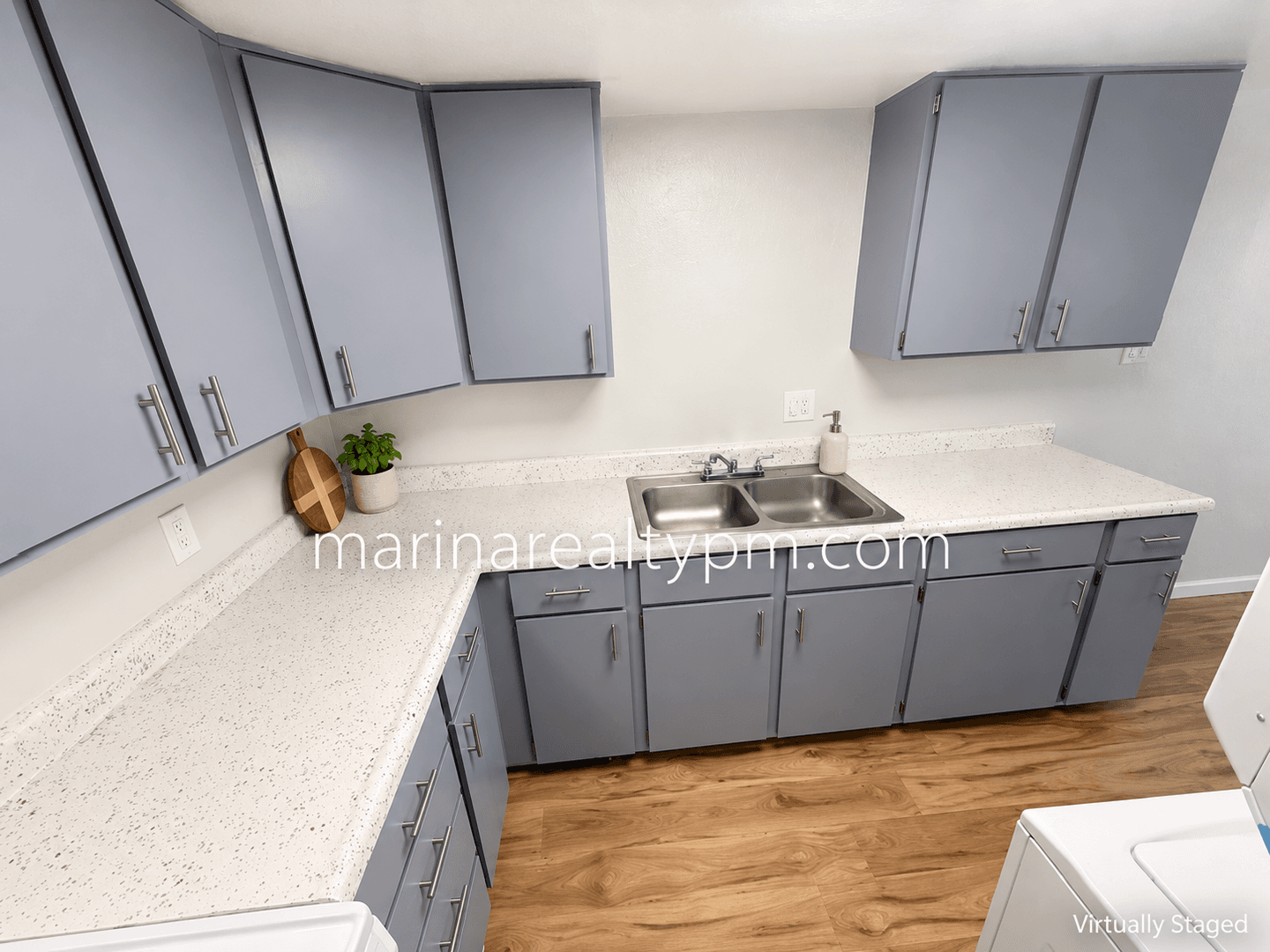 Vallejo Apartment: 240 Holly St. #1-14