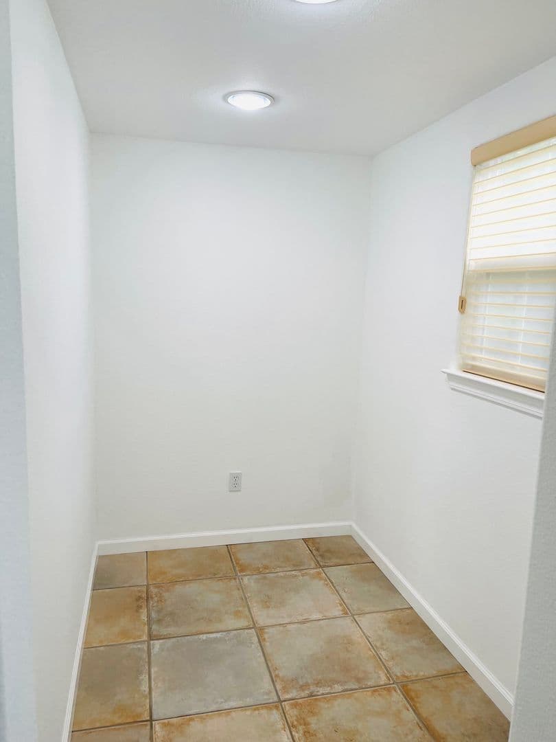 Vallejo House: 4285 Bromley Ct