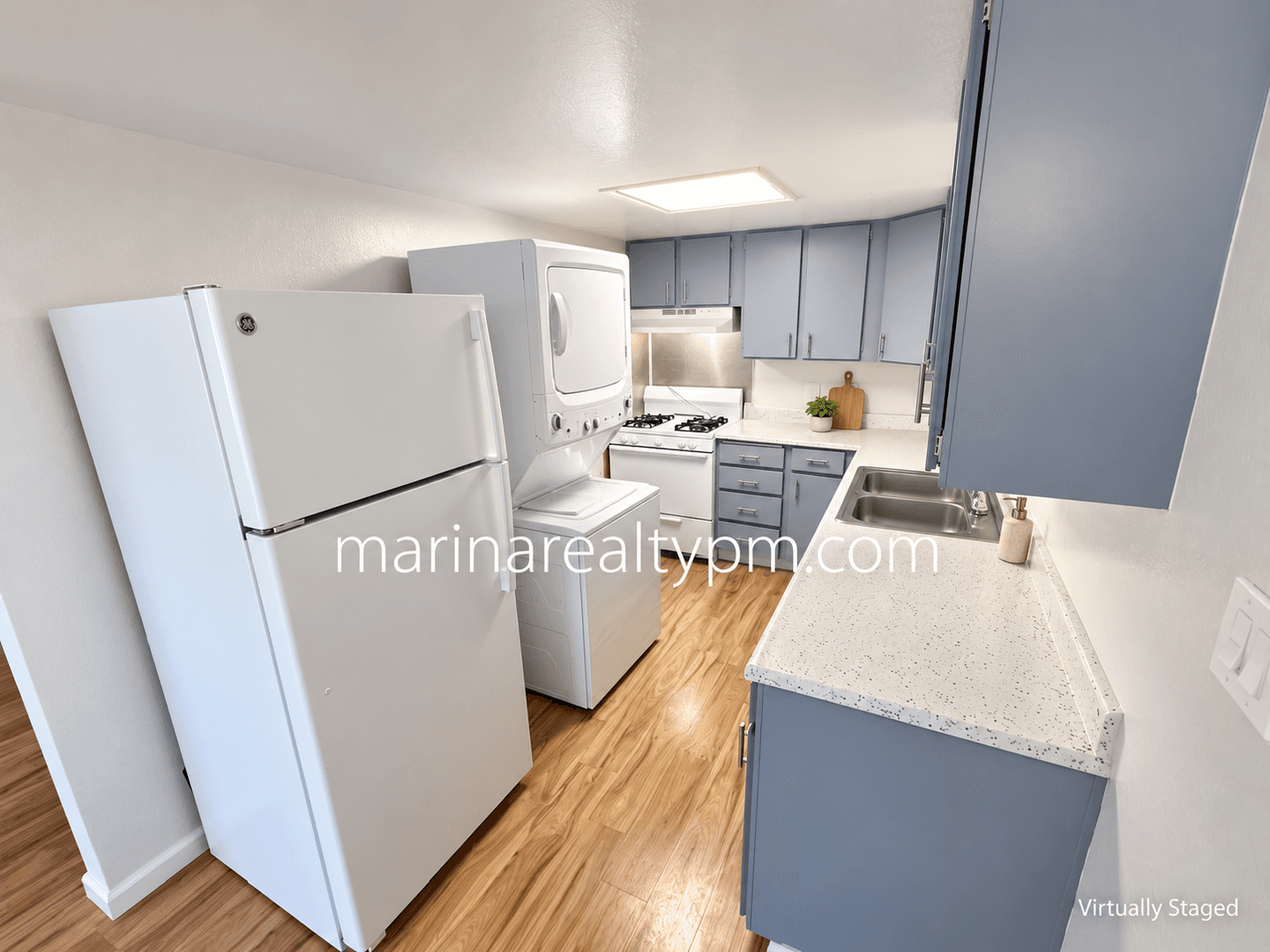 Vallejo Apartment: 240 Holly St. #1-14