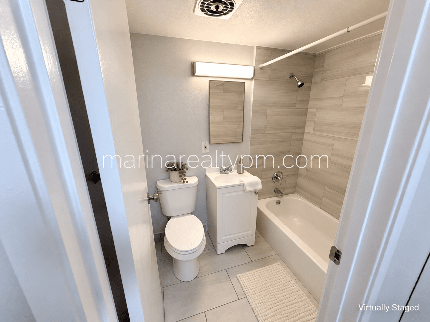 Vallejo Apartment: 240 Holly St. #1-14