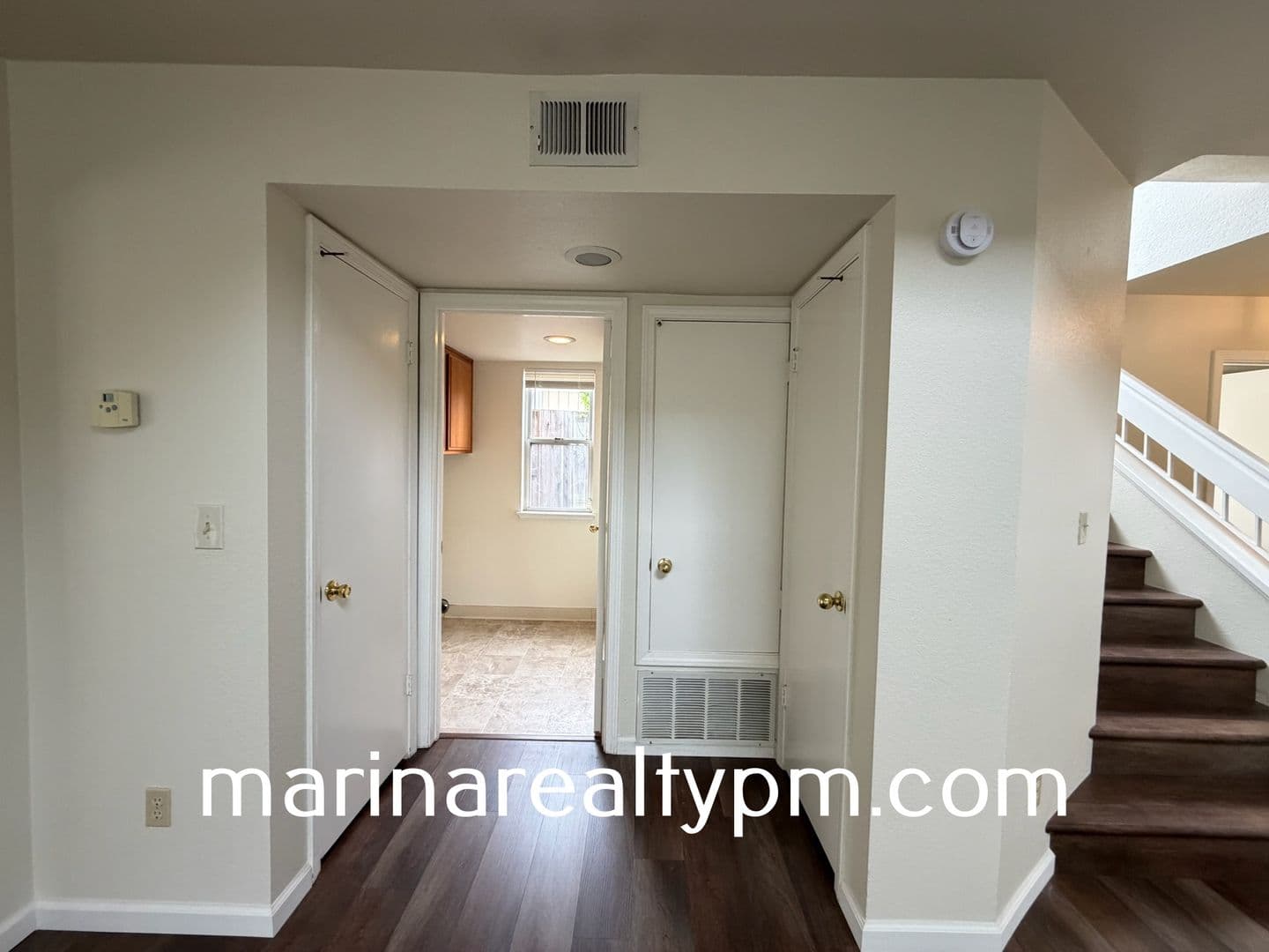 Vallejo House: 115 James River Rd