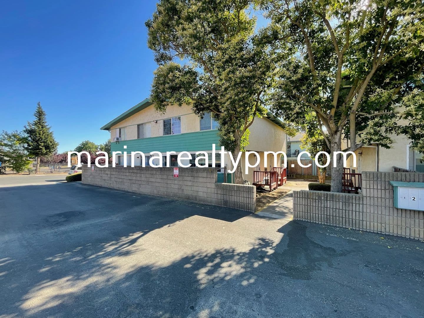 Vallejo Apartment: 240 Holly St. #1-14