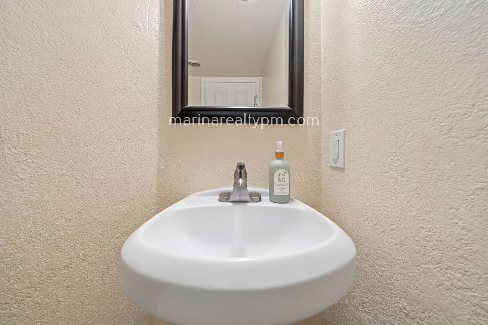 Vallejo House: 103 Bolton Way Vallejo