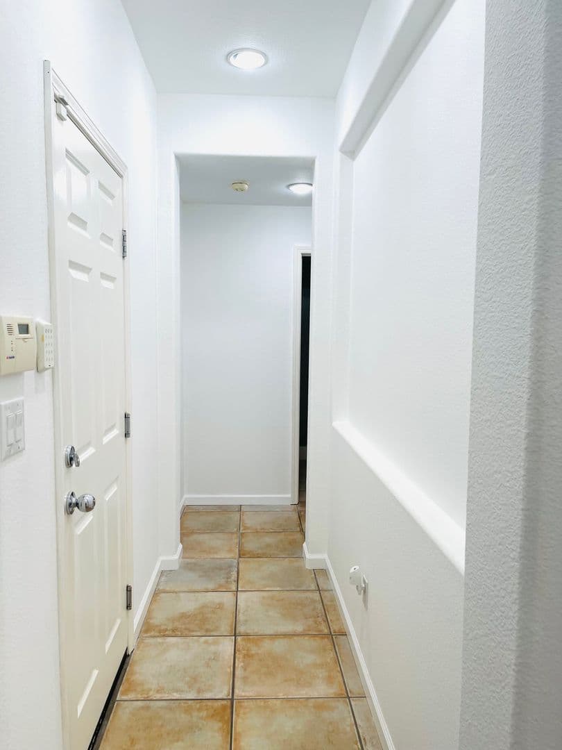 Vallejo House: 4285 Bromley Ct