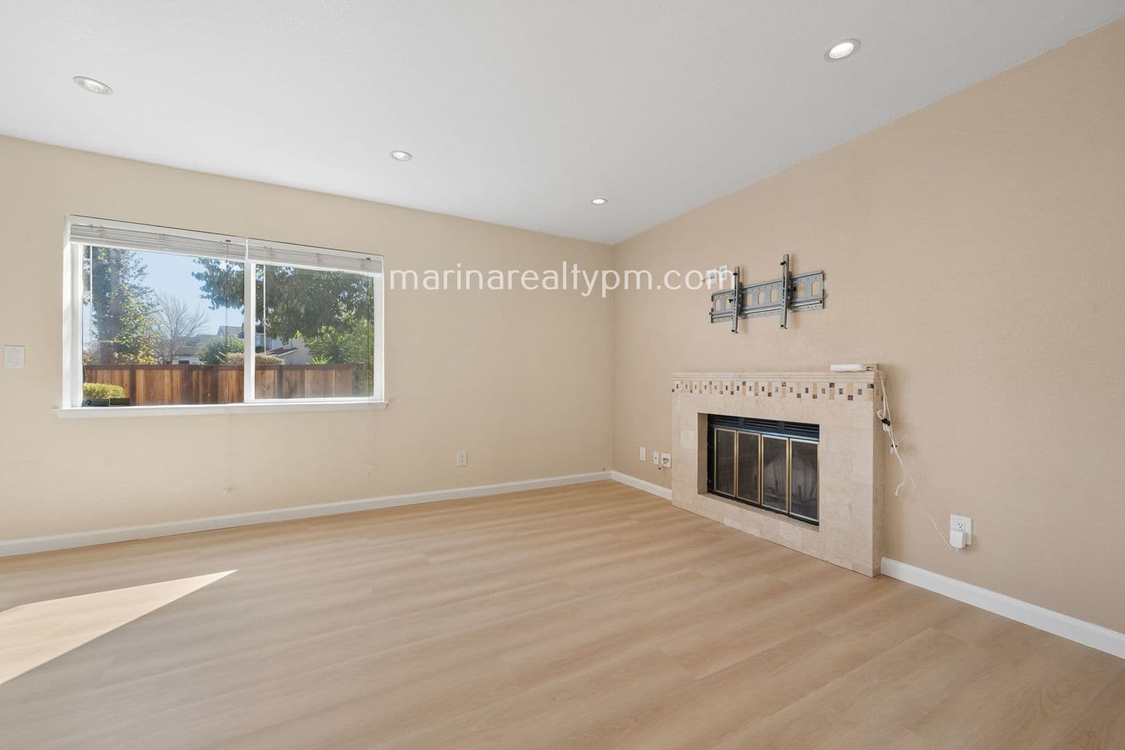 Vallejo House: 103 Bolton Way Vallejo