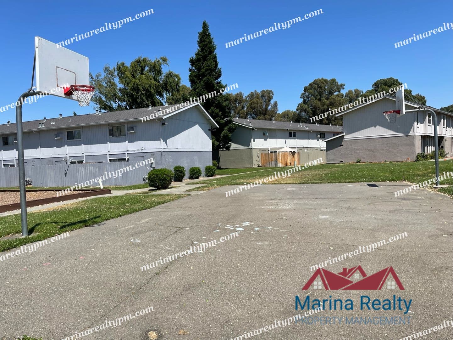 Fairfield Townhome: 211 Del Luz Ct