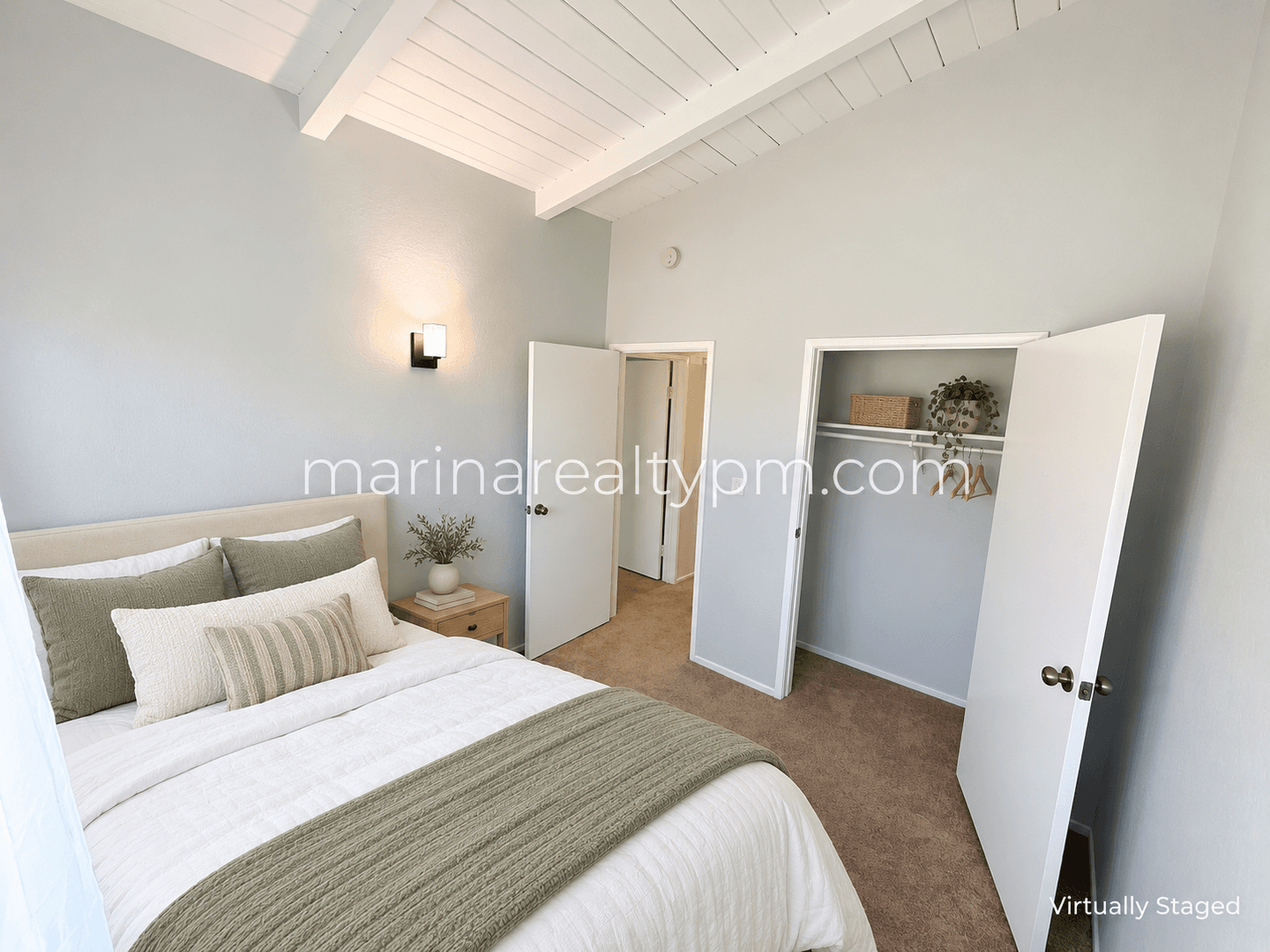 Vallejo Apartment: 240 Holly St. #1-14