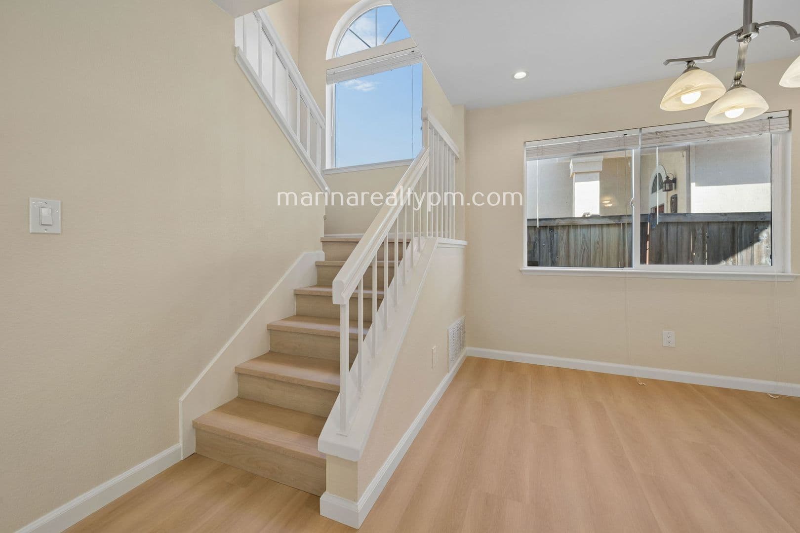 Vallejo House: 103 Bolton Way Vallejo