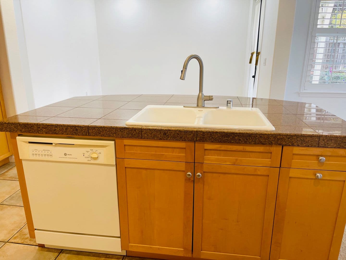 Vallejo House: 4285 Bromley Ct