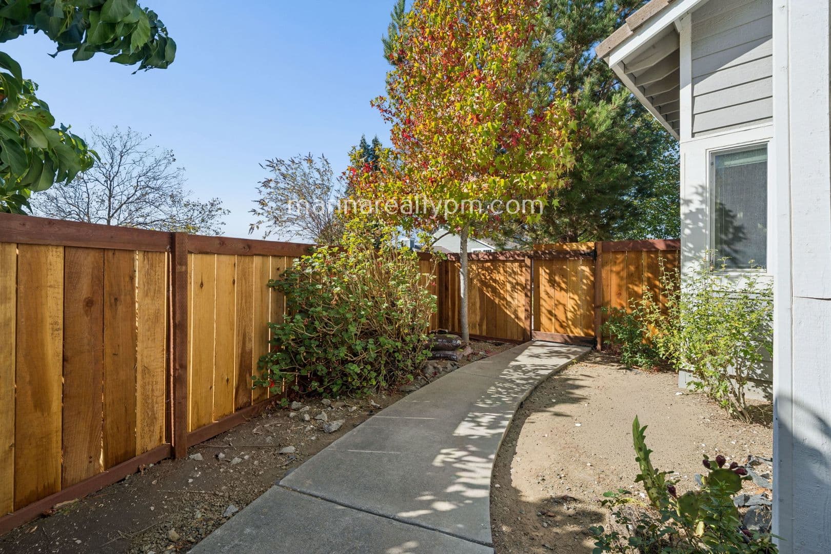 Vallejo House: 103 Bolton Way Vallejo