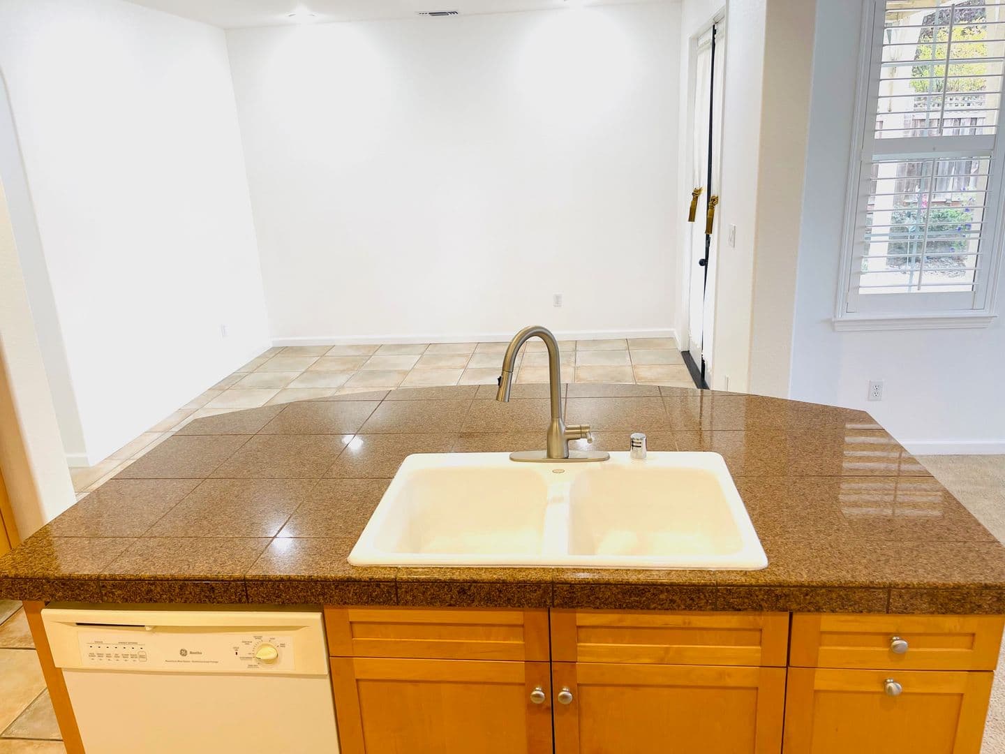 Vallejo House: 4285 Bromley Ct
