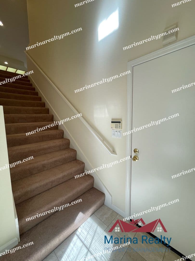 Richmond House: 2611 Bayfront Ct