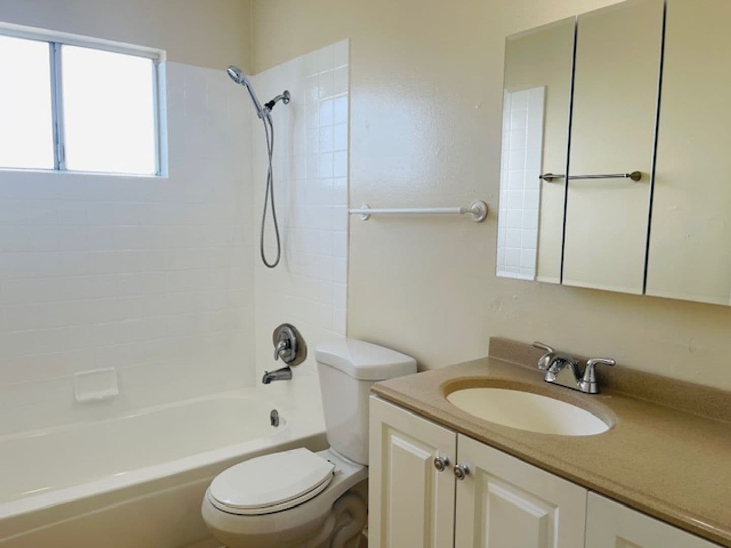 Vallejo Apartment: 411 - 417 Florida St