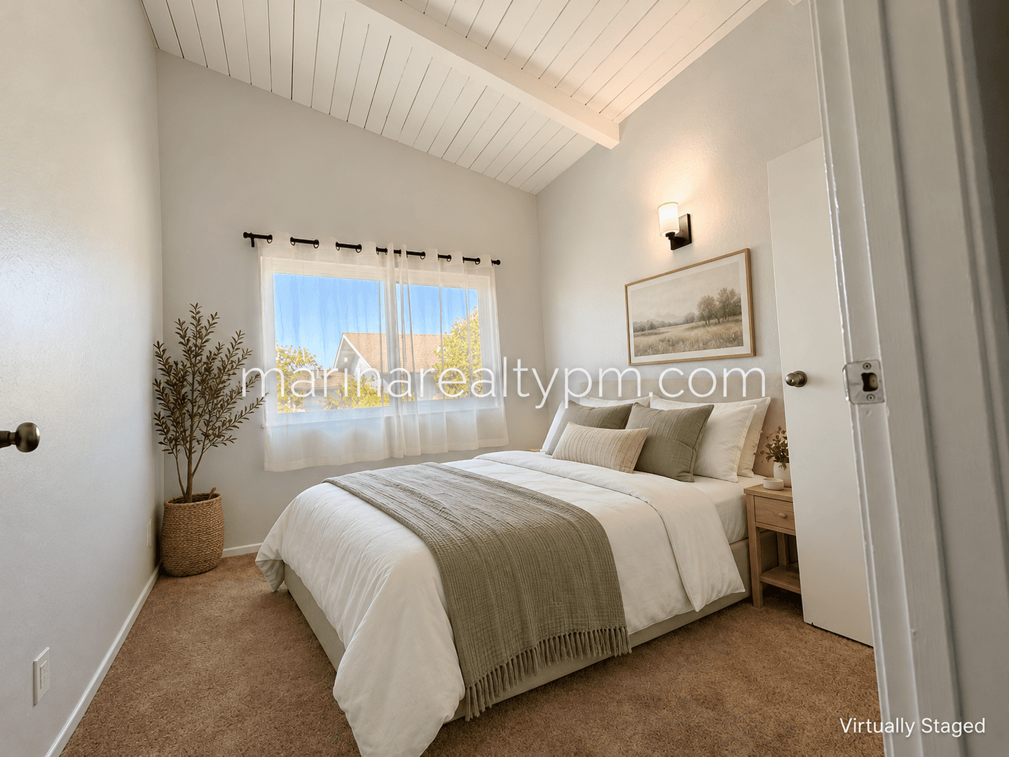 Vallejo Apartment: 240 Holly St. #1-14