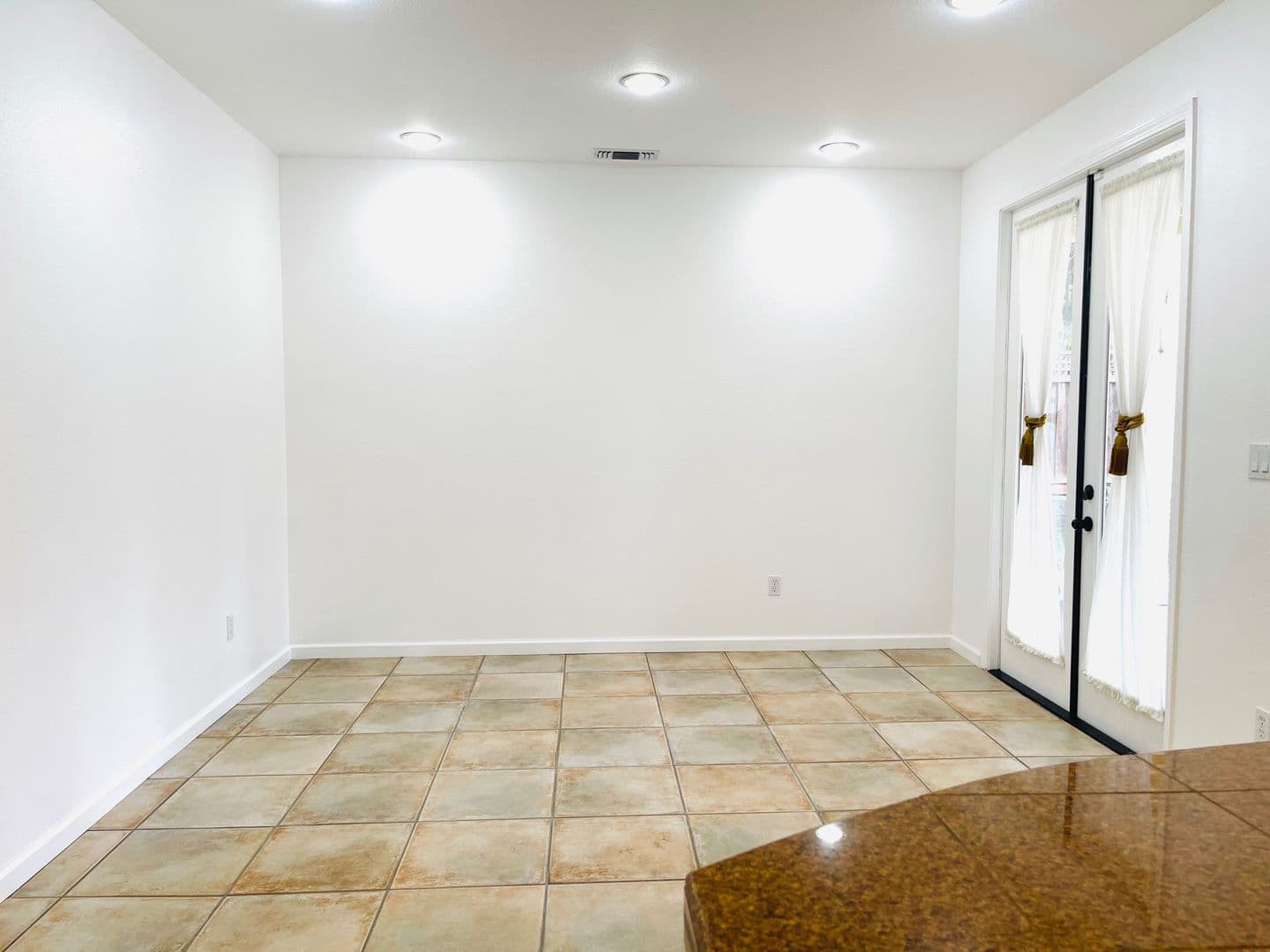 Vallejo House: 4285 Bromley Ct